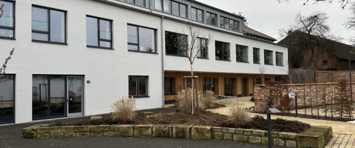 Grundschule Rethen: Neubau fertiggestellt – Mensa-Erweiterung und Altbausanierung stehen an